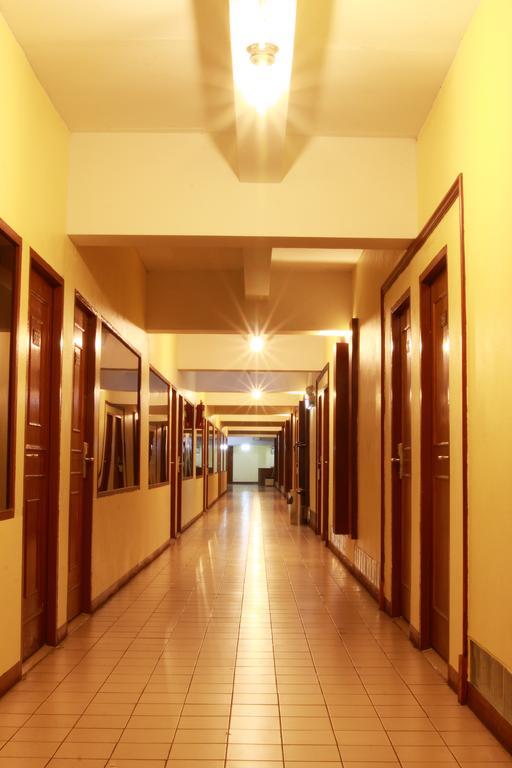 Pradipat Hotel Bangkok Exterior photo